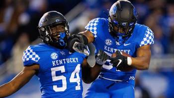 2022 Music City Bowl prediction, odds, line, spread: Kentucky vs. Iowa picks, best bets from proven model