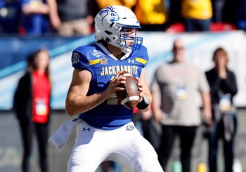 2024 FCS Championship preview, picks, odds: South Dakota State looks to repeat with win against Montana