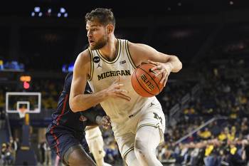 #3 Virginia vs. Michigan basketball predictions, picks & odds