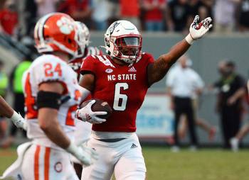 ACC: Clemson vs NC State 10/1/22 College Football Picks, Predictions, Odds