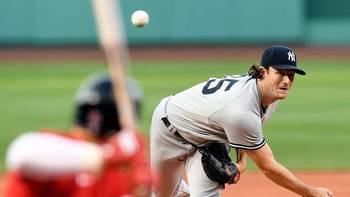 AL Wild Card: Yankees at Red Sox odds, picks and prediction