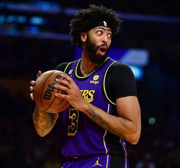 Anthony Davis, Lakers agree to a three-year, $186M max extension