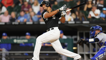 Astros to sign free agent first baseman José Abreu on three-year deal
