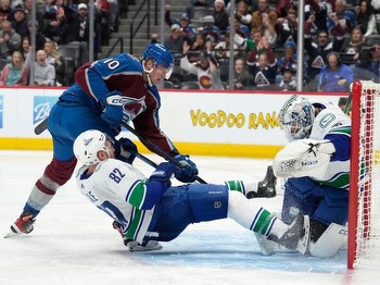 Avalanche 5, Canucks 2: In a playoff-like atmosphere, post-season experience prevailed