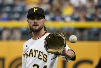 Blue Jays vs. Pirates prediction, betting odds for MLB on Sunday