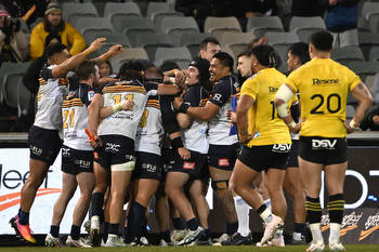 Brumbies to 'throw sink' at Chiefs in Super semi