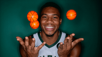 Bucks superstar Giannis Antetokounmpo agrees to contract extension