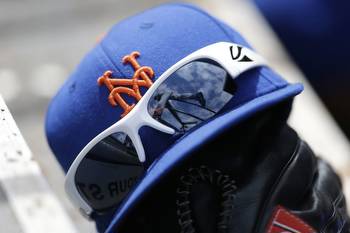 Can pitchers be charged a mound visit for tying shoes? That’s what Mets starter is told