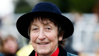 Can trainer of triple Cheltenham Gold Cup hero Best Mate, Henrietta Knight, return with a winner on Friday?