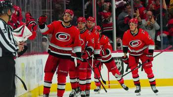Carolina Hurricanes at New Jersey Devils Game 3 odds and predictions