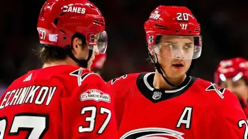 Carolina Hurricanes vs Vegas Golden Knights Predictions & Odds