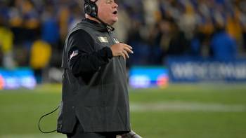 Chip Kelly loses in November with national title in sight, like 2011