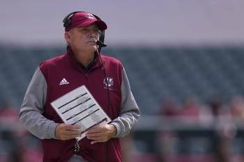 College football odds: UMass win total picks, predictions, best bets