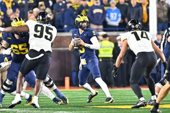 College football Week 11 predictions: Michigan vs. Penn State, more picks vs. spread