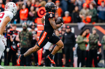 College football Week 12 odds, schedule: Undefeated Washington an underdog at Oregon State