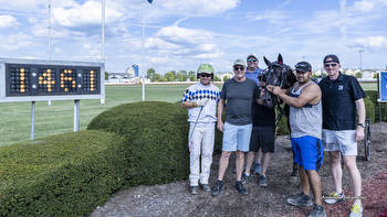 Confederate Smashes World Record At The Red Mile