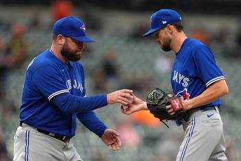 Confident Blue Jays head home for playoff date with M's