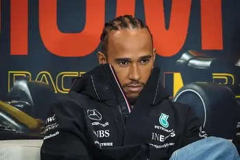 Controversial F1 champion makes bleak Lewis Hamilton prediction