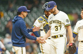 Cubs vs Brewers Odds, Picks, & Predictions Today