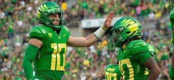 DraftKings promo code for Oregon vs. Stanford: $1,400 in bonuses, bet $5 get $200 on college football