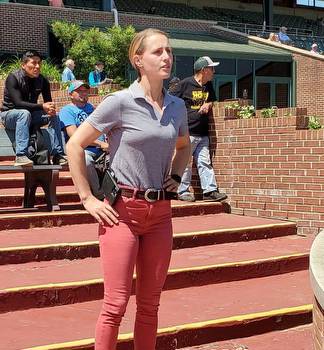 Emma Wolfe: "The days are long, but I love what I do" * The Racing Biz