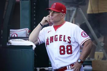 Ex-Yankees coach Phil Nevin gets decision from Angels