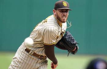 Expert MLB predictions, odds, picks today: Pirates, Padres