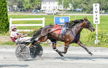 Facemaskrequired, So Rock N’ Roll capture Maine Sire Stakes at Bangor