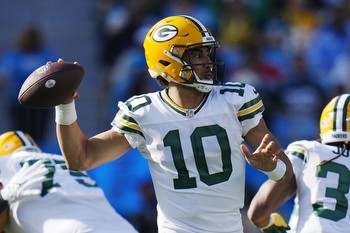 Find the best sportsbook promos for Packers vs Vikings on SNF