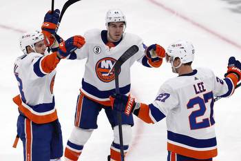 Flyers vs. Islanders predictions, picks and odds for NHL Saturday, 11/26