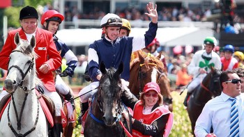 Forgotten Melbourne Cup-winning jockey back in the saddle