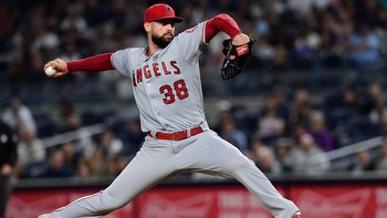 Former Angels reliever is given another chance, signs with the White Sox