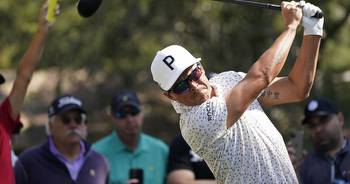 Fowler begins with new caddie, coach and early 67 in Napa