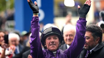 Frankie Dettori Ascot Saturday: Jockey waves goodbye with final day double