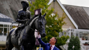 Frankie Dettori statue unveiled at Ascot on Champions Day