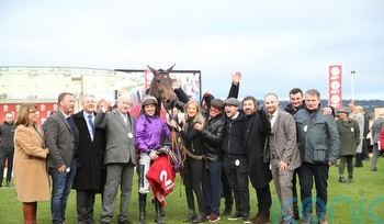 Fugitif swoops late in December Gold Cup thriller