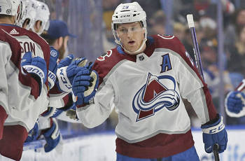 Golden Knights vs Avalanche Picks, Predictions, and Odds Tonight