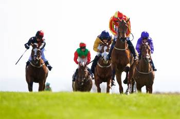 Horse racing draws bumper crowd for Easter opener