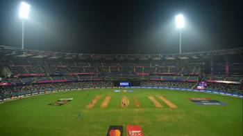 How has the Wankhede pitch played in World Cup 2023? Is batting first or chasing a target preferred in Mumbai?