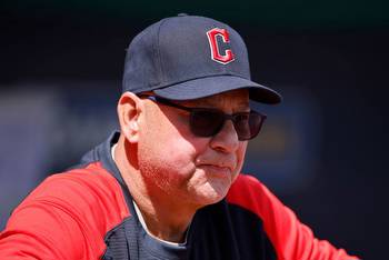 How long did the COVID-stricken Guardians have to stay in Chicago? Hey, Hoynsie