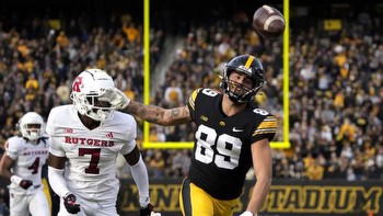 How low can an Iowa total go? Vegas college football oddsmakers dish on Hawkeyes OVER/UNDER ahead of Illinois game