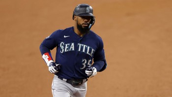 In a somewhat surprising move, the Mariners DON'T extend QO to Teoscar Hernandez
