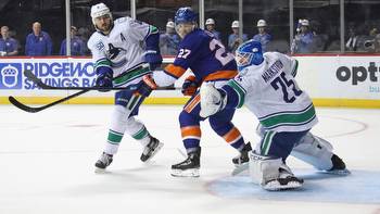 Islanders vs. Canucks: Bookending? Lines, betting odds, and more