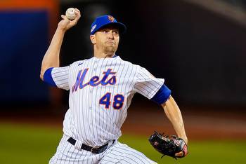 Jacob deGrom signs with Texas Rangers on a five-year deal