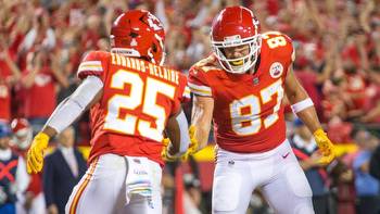 Kelce, Chiefs rally from 17-point deficit to take down Raiders