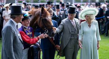 King and Queen record first Royal Ascot winner with Desert Hero