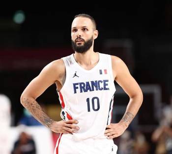 Knicks' Evan Fournier suffers ankle injury in France tune-up game