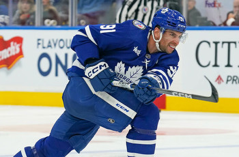 Kraken vs Maple Leafs Picks, Predictions & Odds Tonight