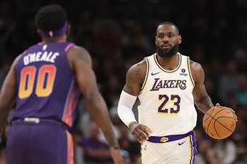 Lakers vs Clippers odds, picks, predictions: Bet on this alternate under