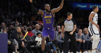 Lakers vs. Suns odds, picks: LeBron, Durant player props